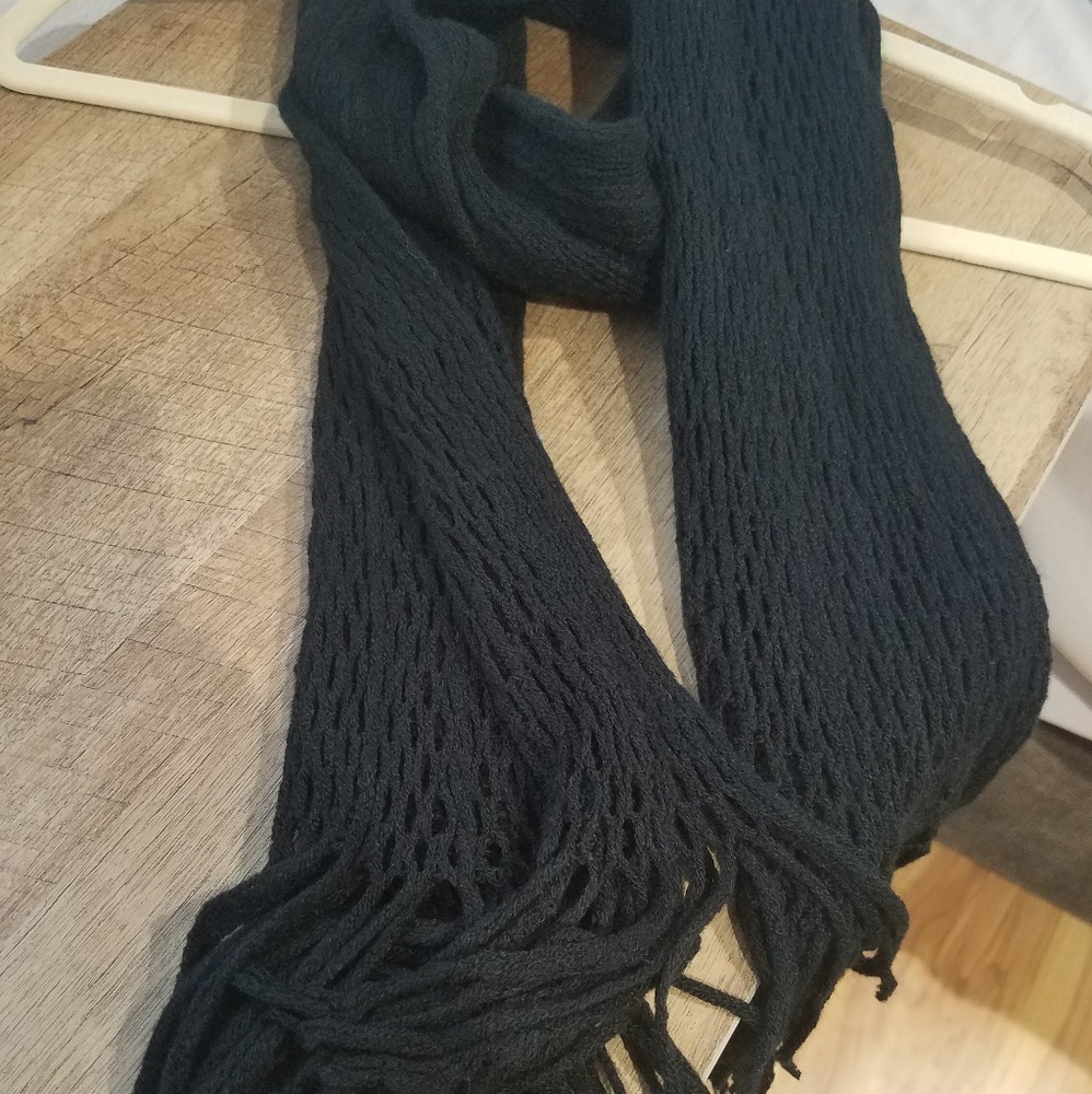 Black Scarf